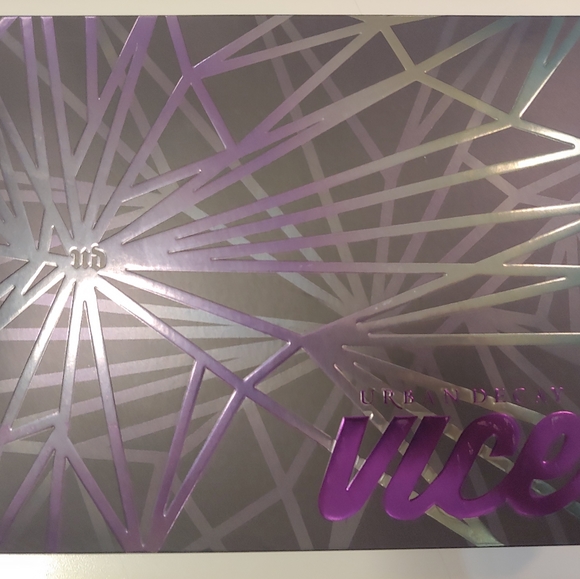 Urban Decay Vice Pallets - Picture 3 of 5